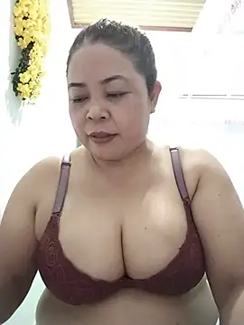 Snapshot of Baby-bigtits2026 chatting on 05/20/26, 10:21 Baby-bigtits2026 online show from 05/20/26, 10:21