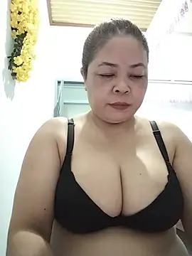 Snapshot of Baby-bigtits2026 chatting on 07/21/26, 10:39 Baby-bigtits2026 online show from 07/21/26, 10:39