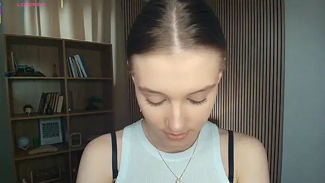 LianneBynon online show from 07/27/26, 08:21