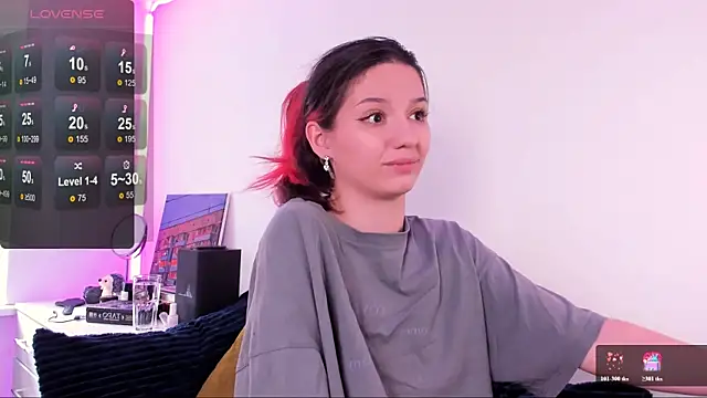 Snapshot of miabellee_ chatting on 06/27/26, 07:35 miabellee online show from 06/27/26, 07:35