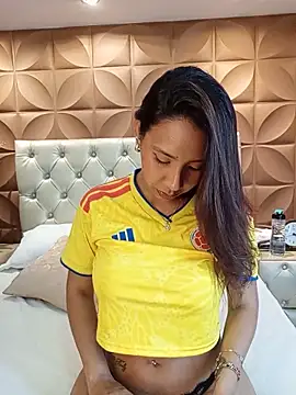 MiaSantana  online show from 06/17/26, 10:10