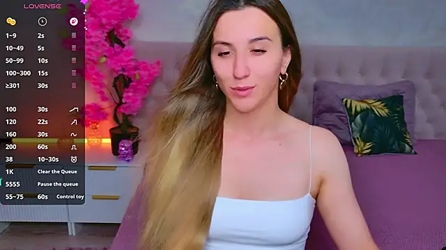 JasminUqueen online show from 06/17/26, 01:08