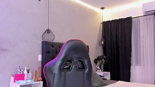 naomi  blair online show from 07/16/26, 03:45