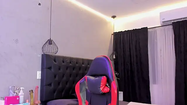 naomi  blair online show from 07/17/26, 03:24