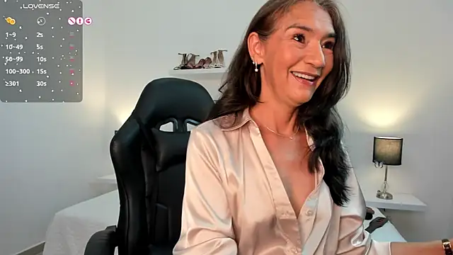 Snapshot of Emma_Mendozaa chatting on 04/07/26, 11:43 Emma Mendozaa online show from 04/07/26, 11:43