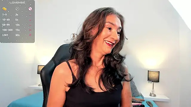 Snapshot of Emma_Mendozaa chatting on 04/15/26, 11:28 Emma Mendozaa online show from 04/15/26, 11:28