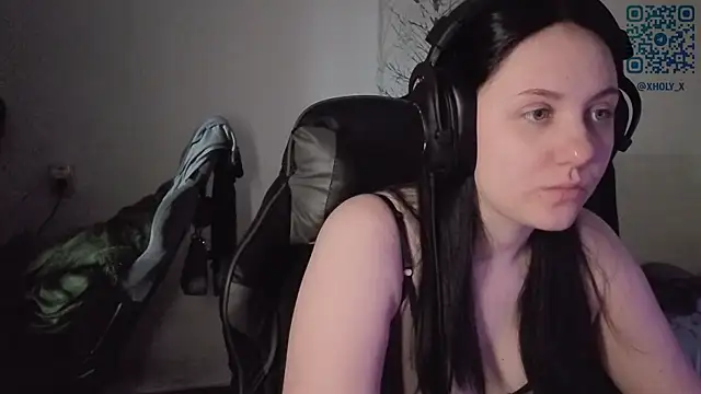 Snapshot of Holy_Kveta chatting on 04/15/26, 03:02 Holy Kveta online show from 04/15/26, 03:02