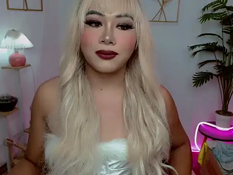 Serenity Mooree online show from 03/27/26, 12:27