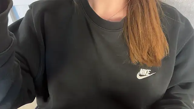 Lucyschickt online show from 06/09/26, 07:25