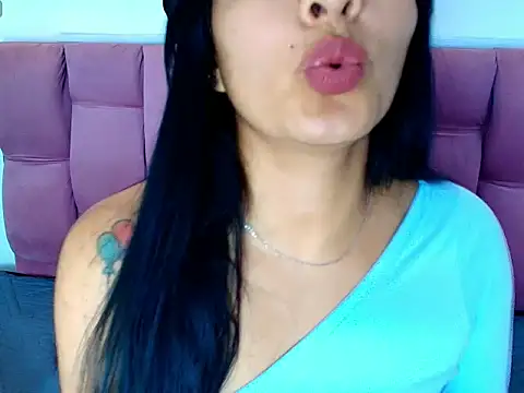 Snapshot of Melannyy__ chatting on 06/09/26, 04:24 Melannyy online show from 06/09/26, 04:24