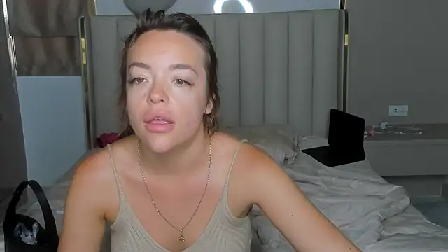 Snapshot of stellaa_quenn chatting on 03/06/26, 12:07 stellaa quenn online show from 03/06/26, 12:07