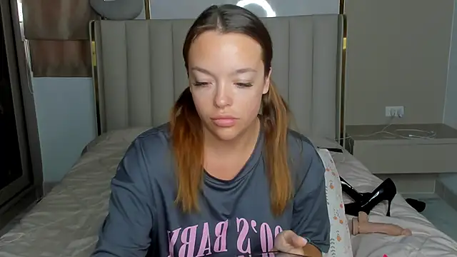Snapshot of stellaa_quenn chatting on 04/26/26, 12:08 stellaa quenn online show from 04/26/26, 12:08