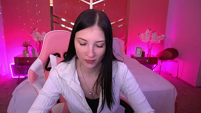 Snapshot of LunaaMay chatting on 04/27/26, 06:33 LunaaMay online show from 04/27/26, 06:33