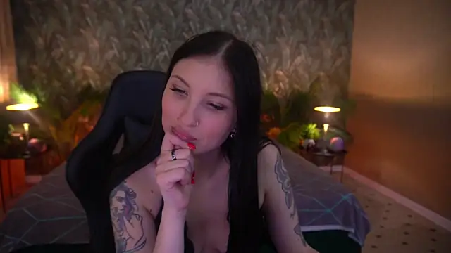Snapshot of LunaaMay chatting on 05/11/26, 02:45 LunaaMay online show from 05/11/26, 02:45