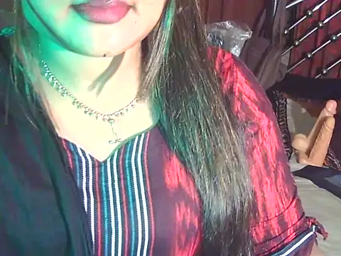 Snapshot of Nusrat_Faria chatting on 05/15/26, 04:14 Nusrat Faria online show from 05/15/26, 04:14