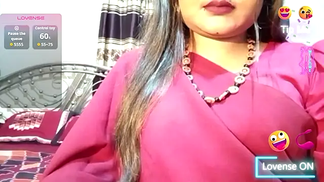 Nusrat Faria online show from 07/28/26, 10:09