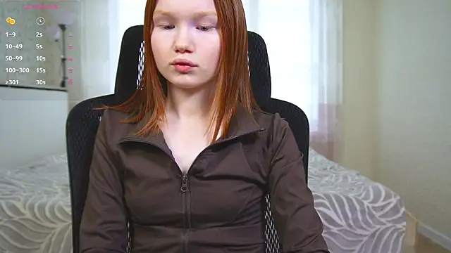Snapshot of Nellie_baby chatting on 03/19/26, 12:53 Nellie baby online show from 03/19/26, 12:53