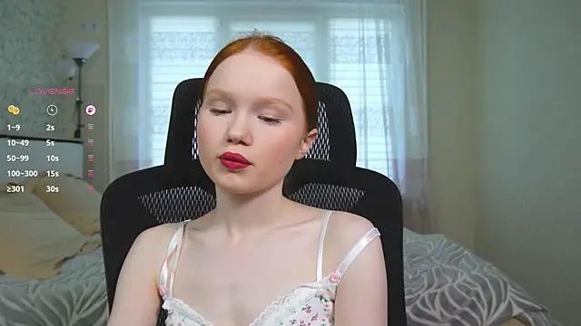 Snapshot of Nellie_baby chatting on 03/31/26, 01:33 Nellie baby online show from 03/31/26, 01:33