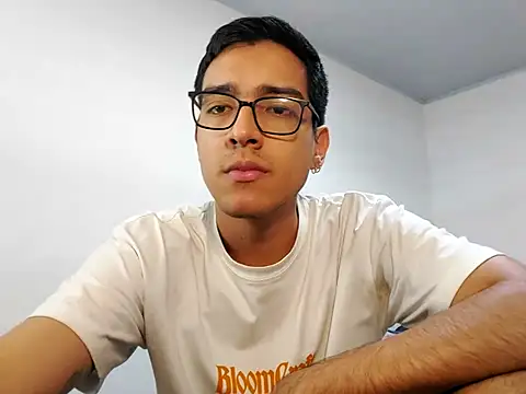 Snapshot of NickFin chatting on 03/19/26, 06:23 NickFin online show from 03/19/26, 06:23