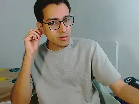 Snapshot of NickFin chatting on 04/25/26, 02:14 NickFin online show from 04/25/26, 02:14