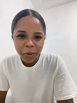 Snapshot of LIA_PARKERR chatting on 04/29/26, 04:16 LIA PARKERR online show from 04/29/26, 04:16