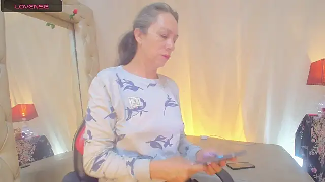 laurasofia45 online show from 07/11/26, 10:51