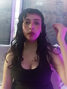 Snapshot of Eva_Err chatting on 05/15/26, 10:17 Eva Err online show from 05/15/26, 10:17