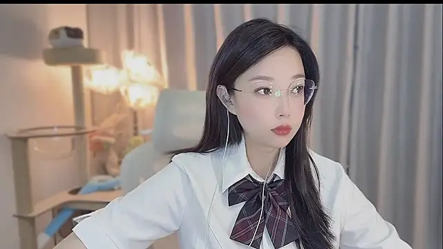 Snapshot of Yumi_yuni chatting on 05/16/26, 11:25 Yumi yuni online show from 05/16/26, 11:25
