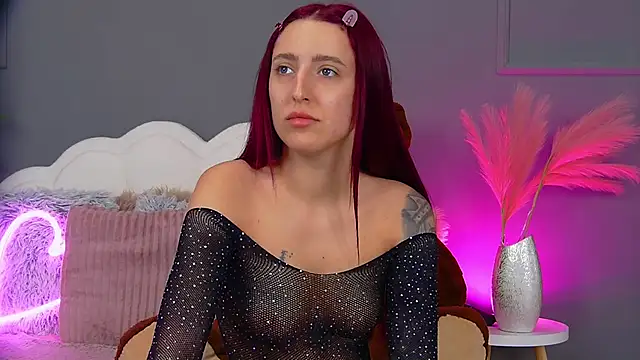 Snapshot of CrystalRedd chatting on 04/23/26, 04:46 CrystalRedd online show from 04/23/26, 04:46