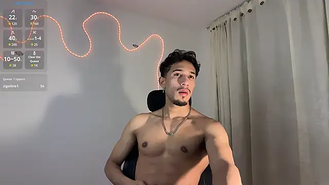 Snapshot of rafael_stone11 chatting on 02/22/26, 02:45 rafael stone11 online show from 02/22/26, 02:45