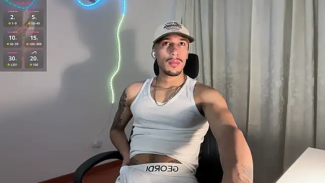 Snapshot of rafael_stone11 chatting on 03/25/26, 01:22 rafael stone11 online show from 03/25/26, 01:22