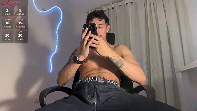 Snapshot of rafael_stone11 chatting on 03/27/26, 02:06 rafael stone11 online show from 03/27/26, 02:06