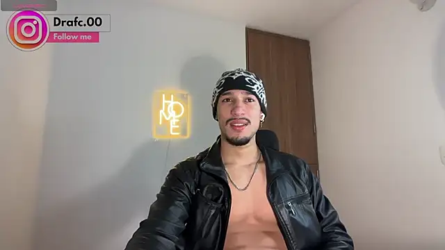 Snapshot of rafael_stone11 chatting on 06/03/26, 04:04 rafael stone11 online show from 06/03/26, 04:04