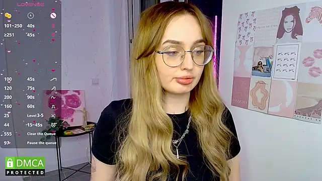 AdeLuna online show from 06/11/26, 01:49
