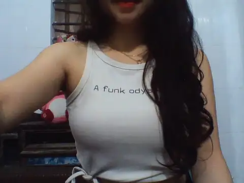 Snapshot of NinaKey chatting on 03/27/26, 03:12 NinaKey online show from 03/27/26, 03:12