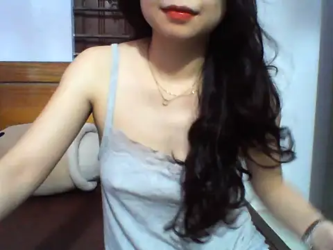 Snapshot of NinaKey chatting on 04/17/26, 01:41 NinaKey online show from 04/17/26, 01:41