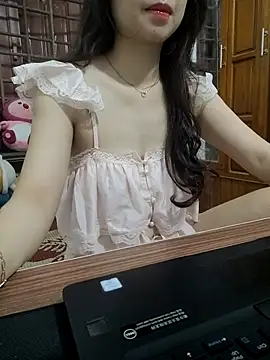 Snapshot of NinaKey chatting on 04/25/26, 04:48 NinaKey online show from 04/25/26, 04:48