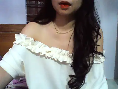 Snapshot of NinaKey chatting on 05/06/26, 08:30 NinaKey online show from 05/06/26, 08:30