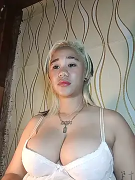 Snapshot of morena_joy69 chatting on 07/14/26, 10:21 morena joy69 online show from 07/14/26, 10:21