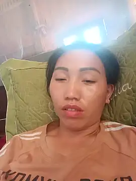 hot-luna- online show from 05/15/26, 11:45