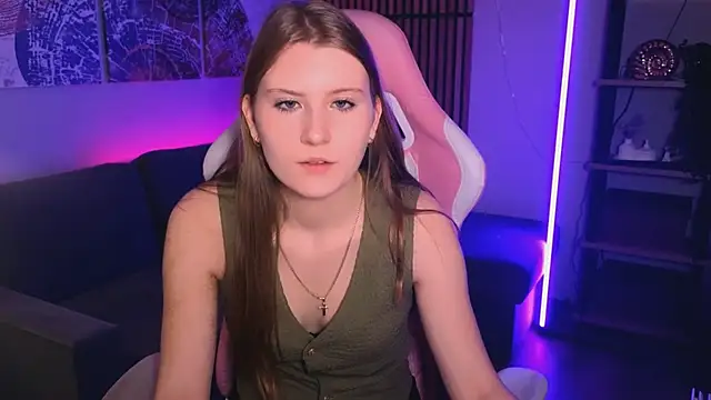 Snapshot of Caroline_Desire_ chatting on 03/14/26, 07:47 Caroline Desire online show from 03/14/26, 07:47