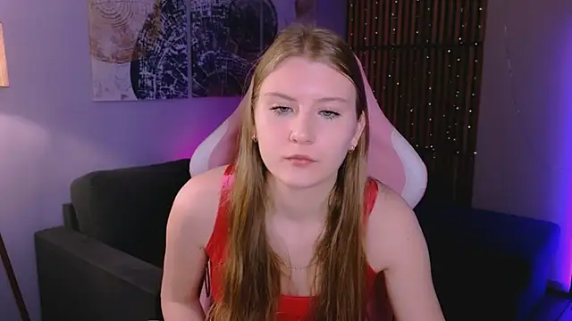 Snapshot of Caroline_Desire_ chatting on 03/18/26, 07:44 Caroline Desire online show from 03/18/26, 07:44