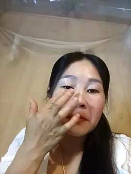 Snapshot of Dunk-namic chatting on 04/06/26, 01:56 Dunk-namic online show from 04/06/26, 01:56