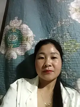 Snapshot of Dunk-namic chatting on 04/18/26, 01:31 Dunk-namic online show from 04/18/26, 01:31
