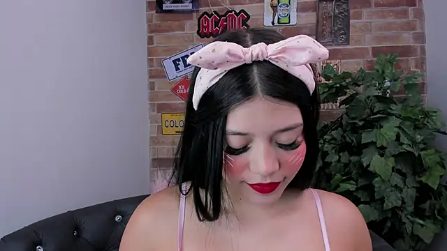 Snapshot of foxy_vera chatting on 05/01/26, 11:04 foxy vera online show from 05/01/26, 11:04
