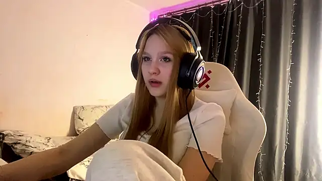 Snapshot of axin_burnell chatting on 03/19/26, 04:55 axin burnell online show from 03/19/26, 04:55