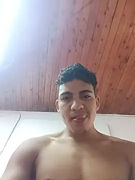 Snapshot of NikoHot_anatole chatting on 05/12/26, 01:41 NikoHot anatole online show from 05/12/26, 01:41