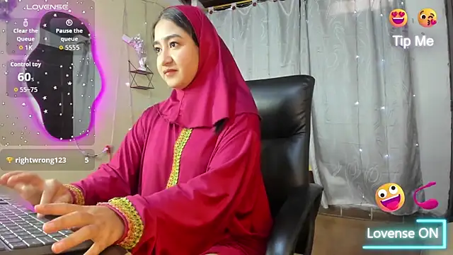 Snapshot of SamiraAwada chatting on 03/05/26, 07:10 SamiraAwada online show from 03/05/26, 07:10