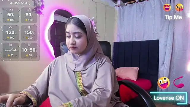 Snapshot of SamiraAwada chatting on 03/28/26, 12:27 SamiraAwada online show from 03/28/26, 12:27