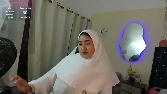 Snapshot of SamiraAwada chatting on 04/09/26, 07:08 SamiraAwada online show from 04/09/26, 07:08